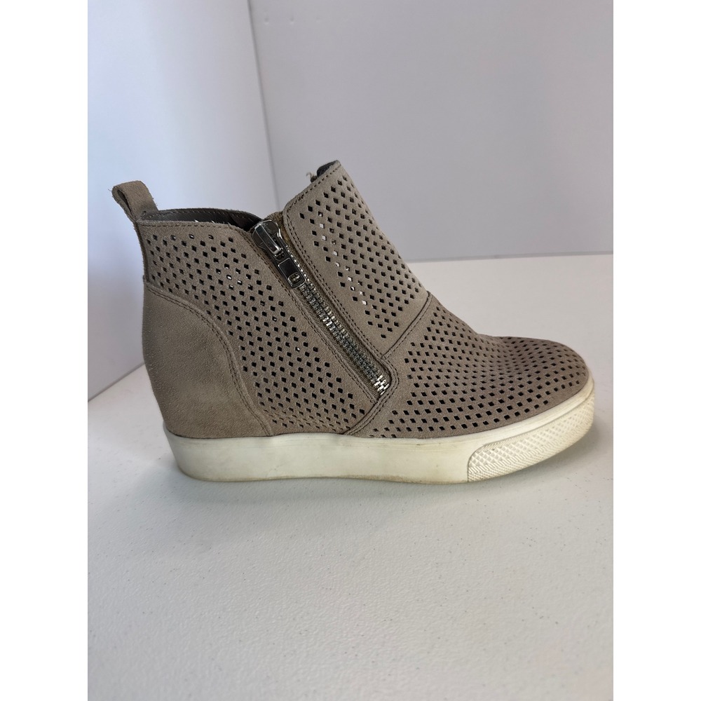 Steve Madden Wedgie-P Taupe Suede Perforated Wedge Sneakers 8M WEDG03S1